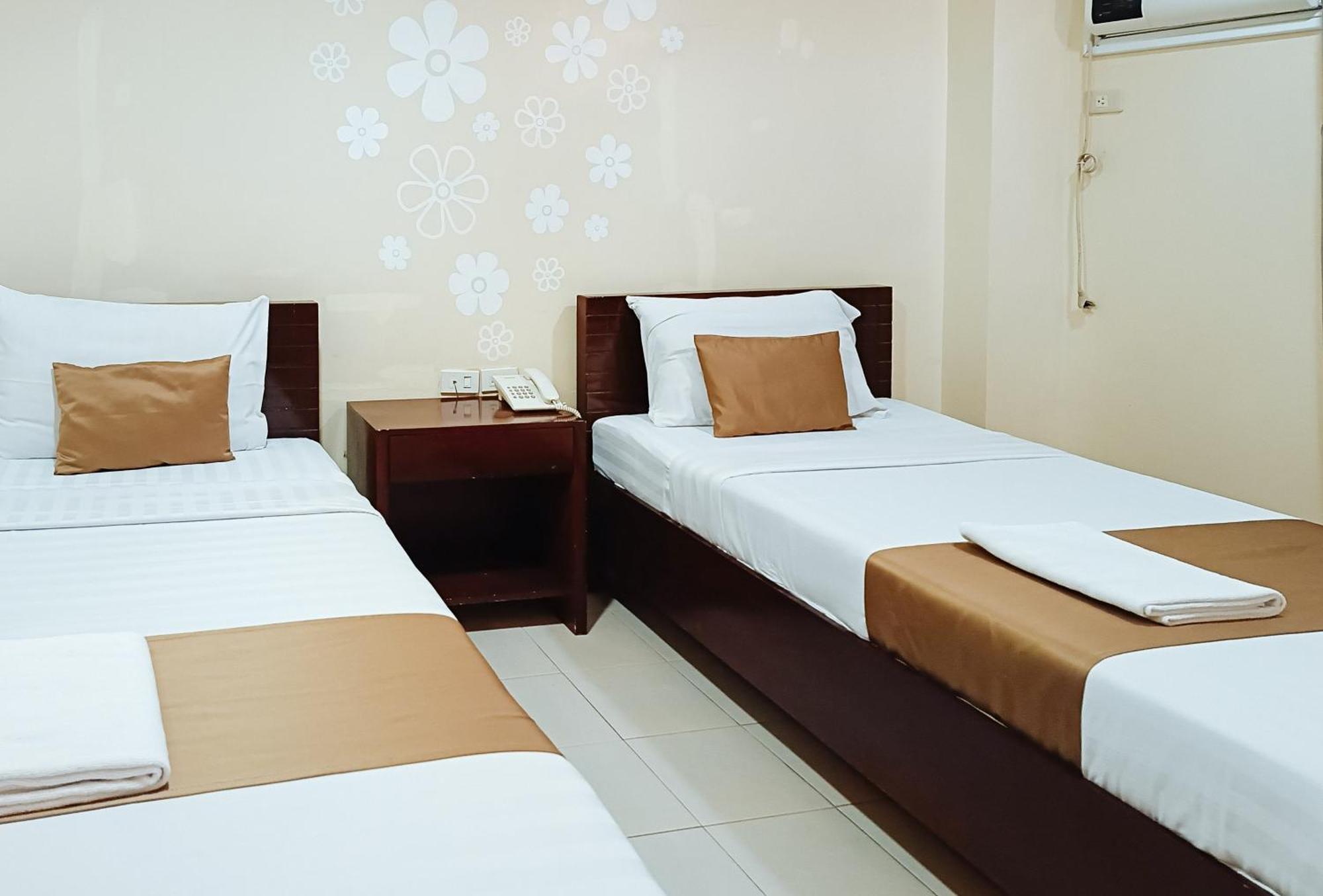 Hotel Juliana Tuguegarao City Exterior foto